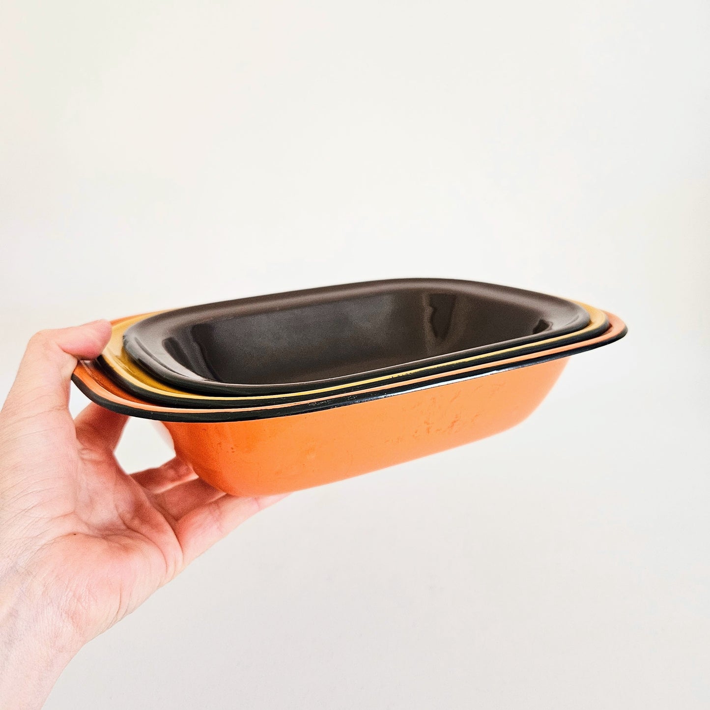 plats vintage en métal émaillé x3