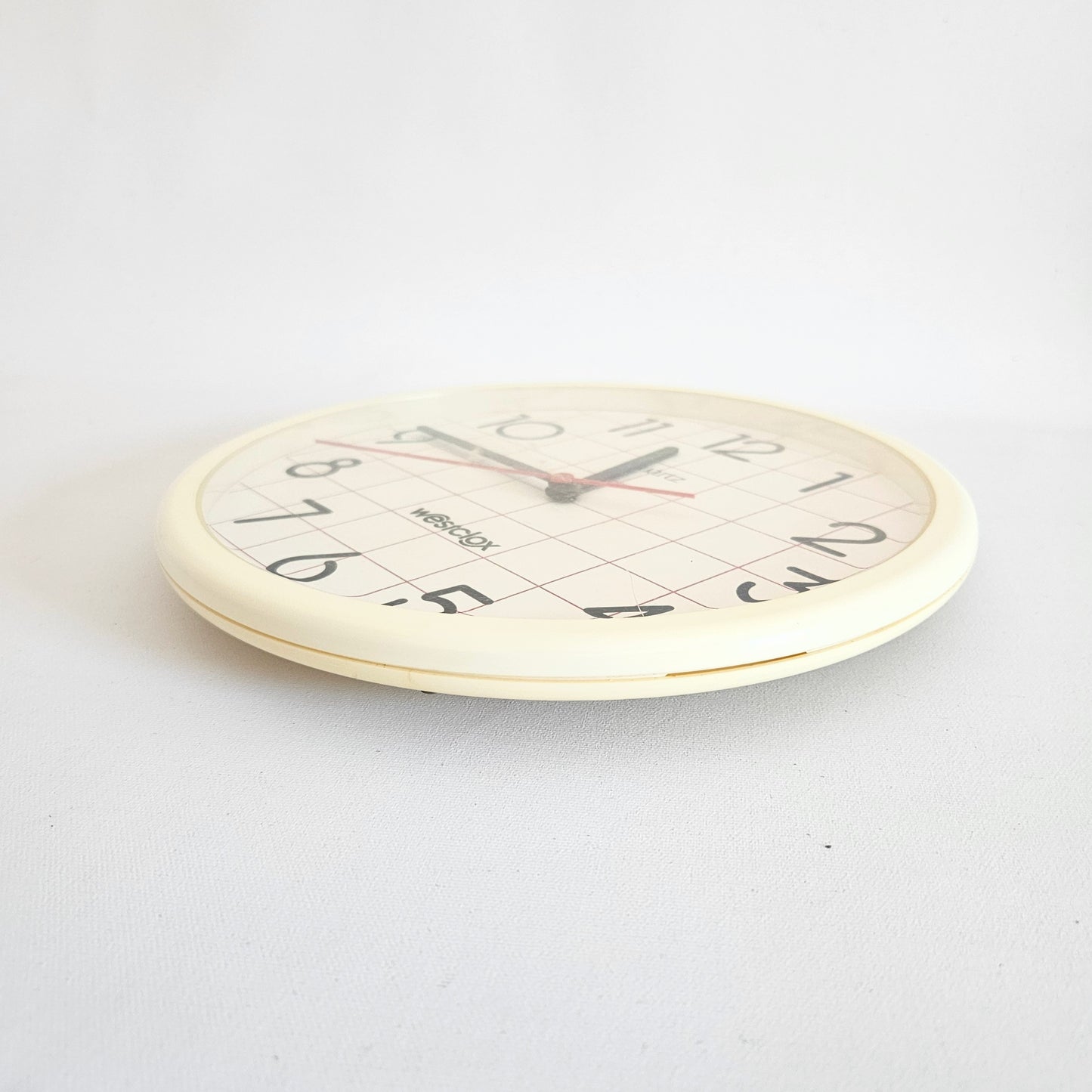 horloge vintage quadrillée