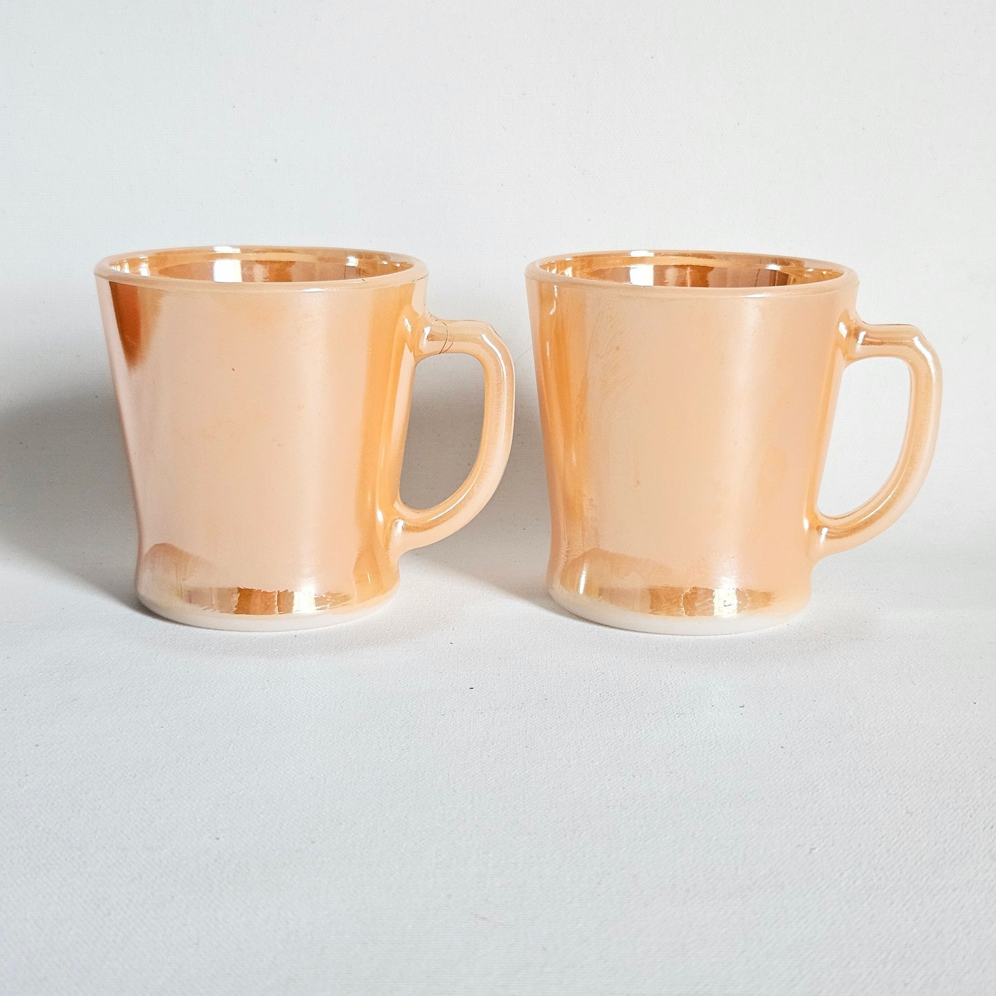tasses irisées Peach, Anchor Hocking Fire King x2
