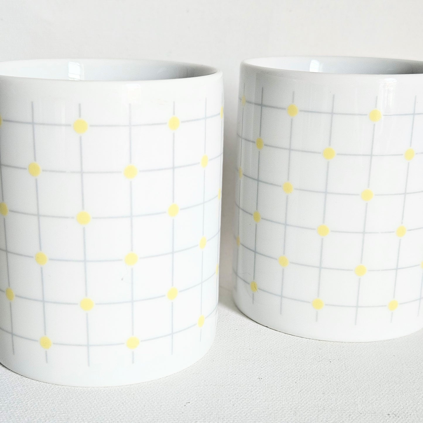 tasse en céramique à motif géométrique