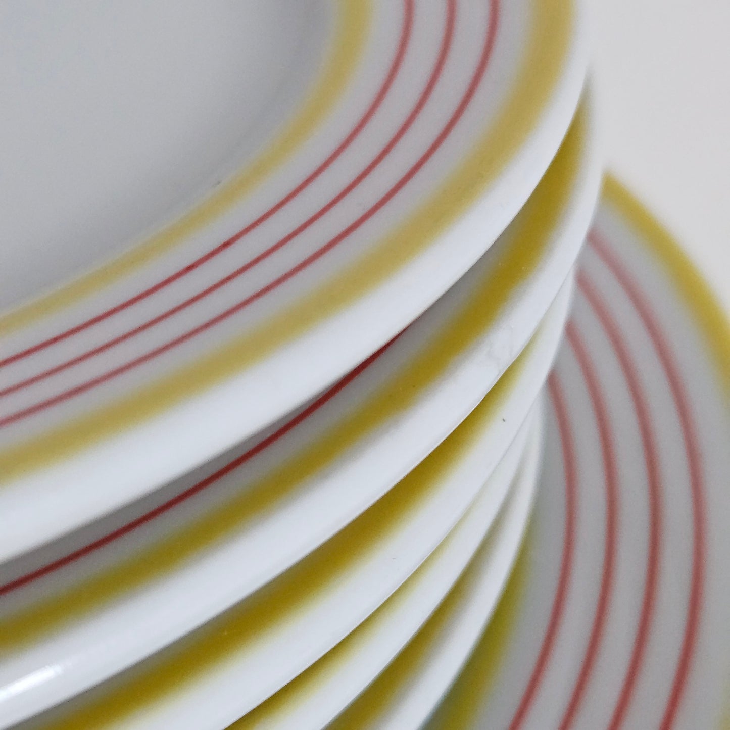 ensemble d'assiettes Ikea 1970s