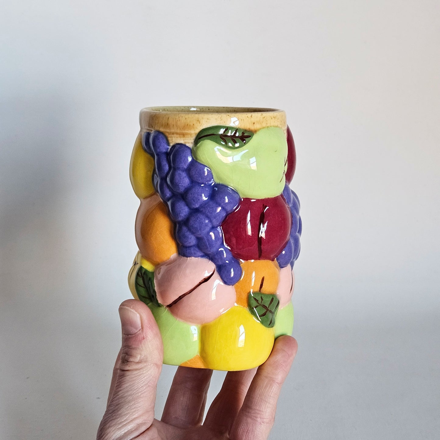 gobelet en céramique texturée Fruits