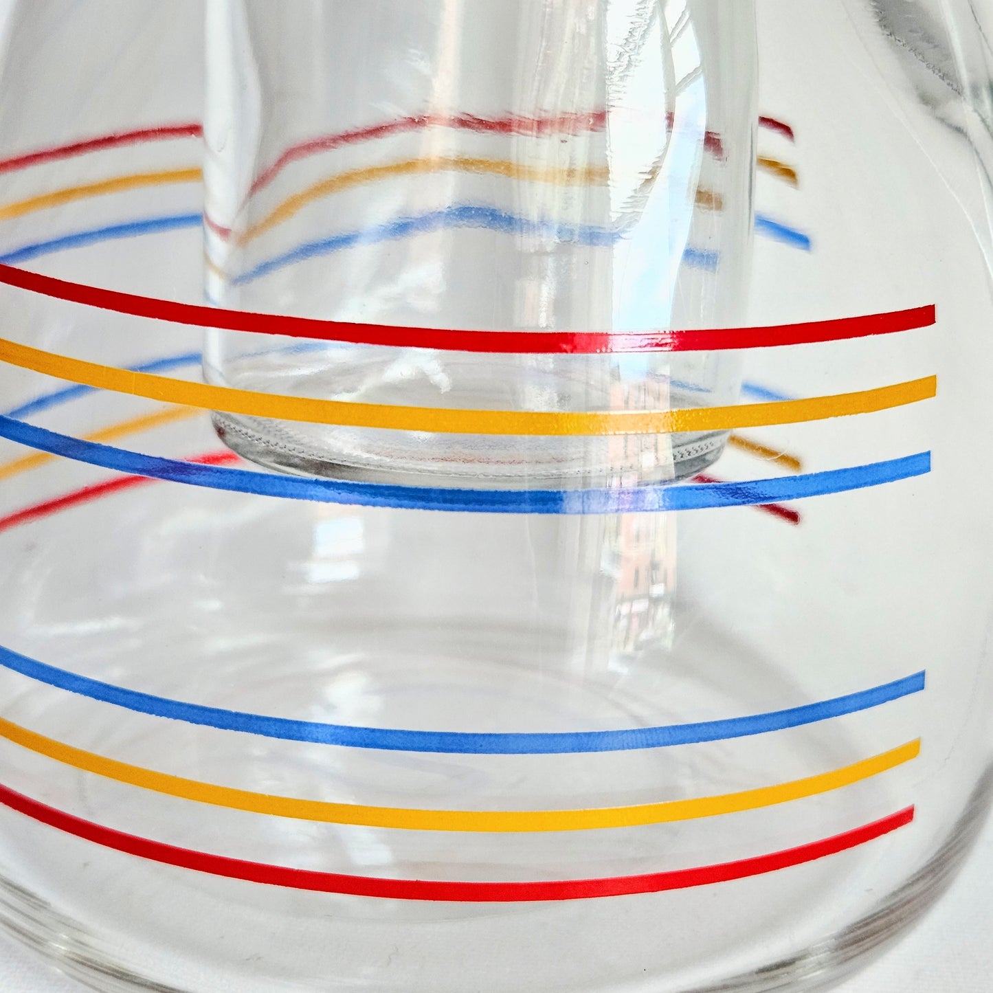 pichet rayé en verre