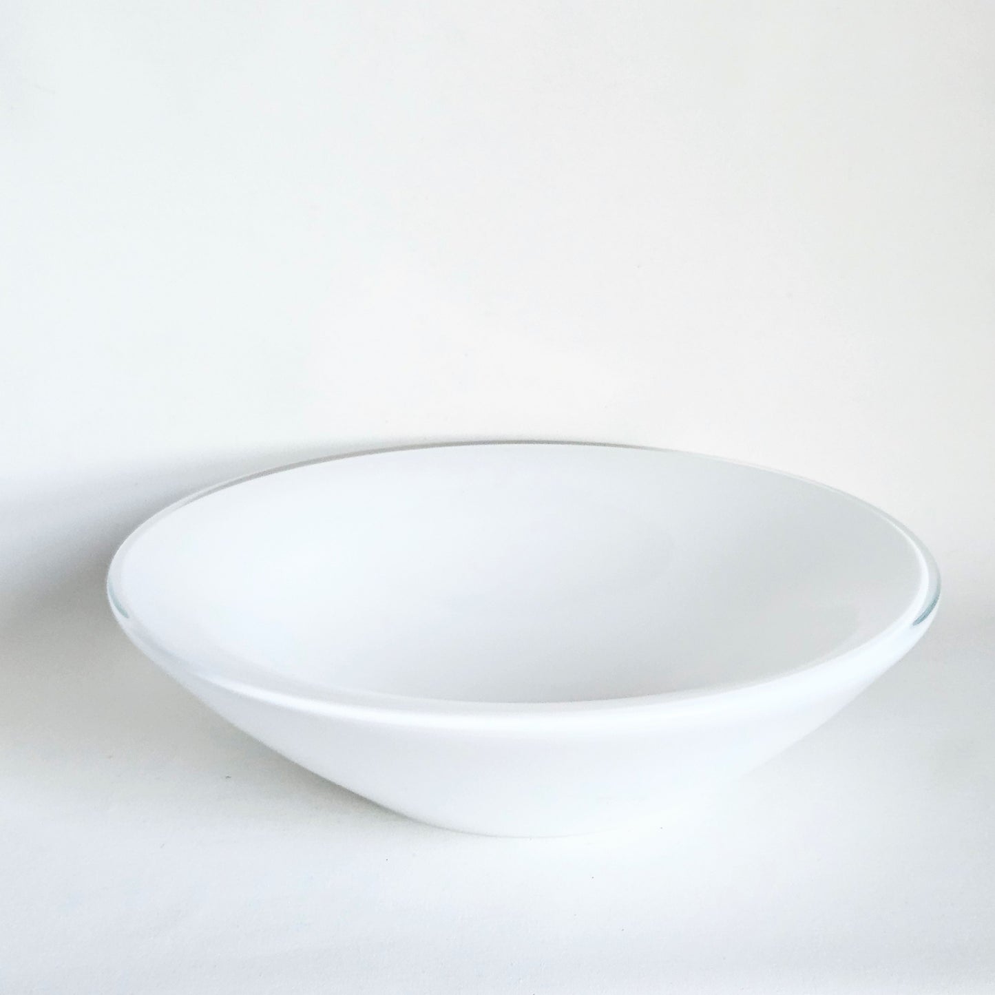 saladier en verre artisanal blanc