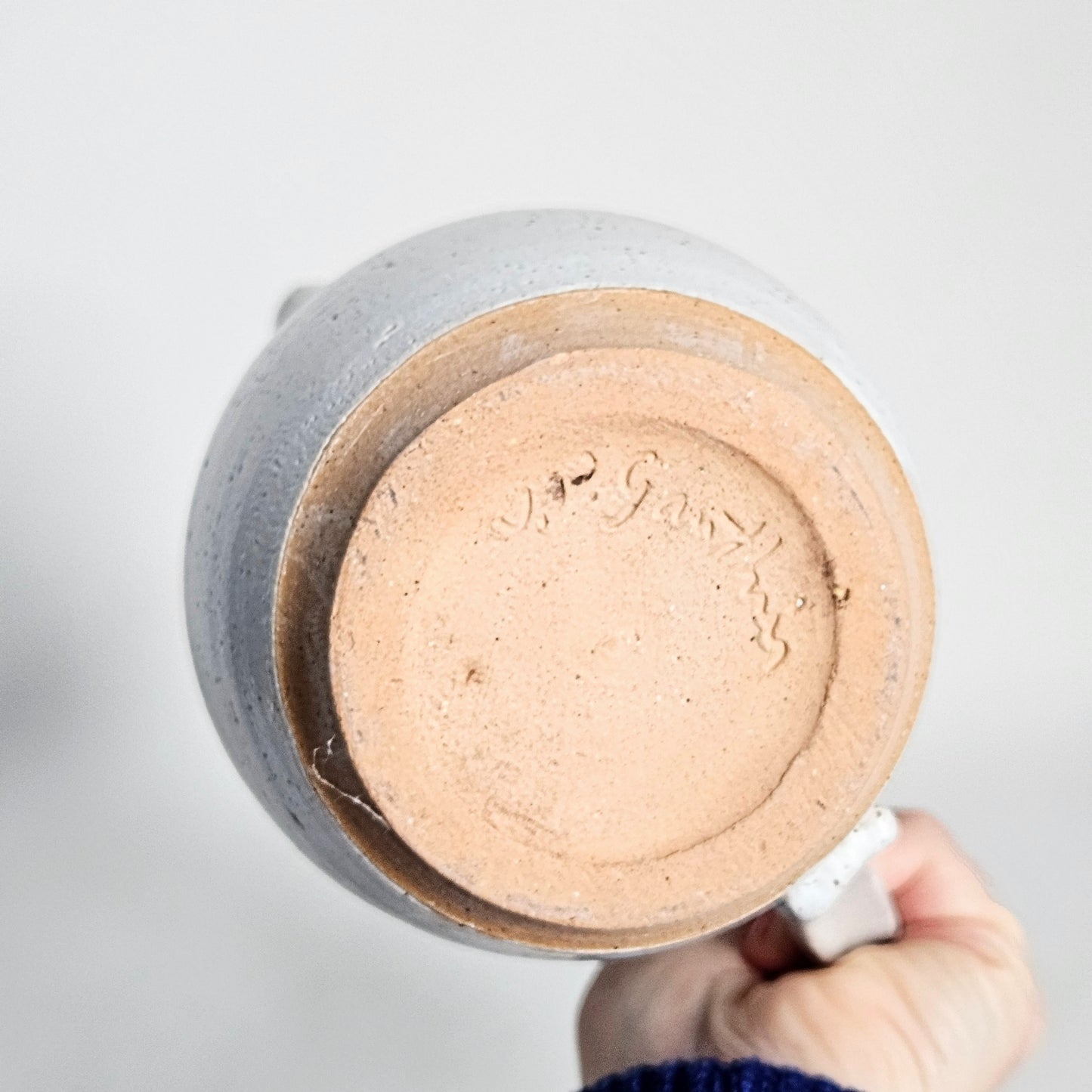 pichet en céramique artisanale