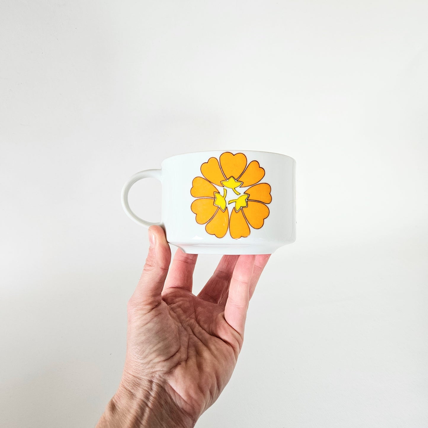 tasse vintage en céramique 1970s