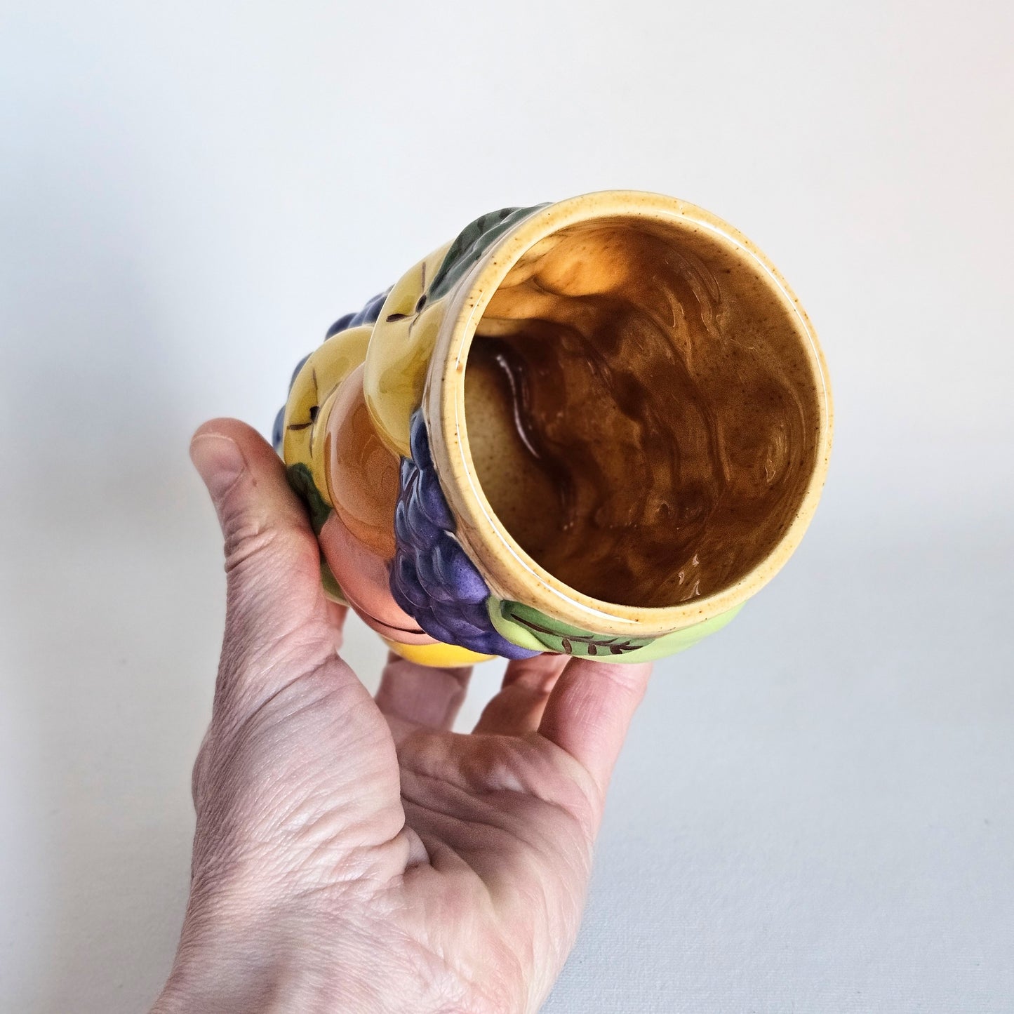 gobelet en céramique texturée Fruits