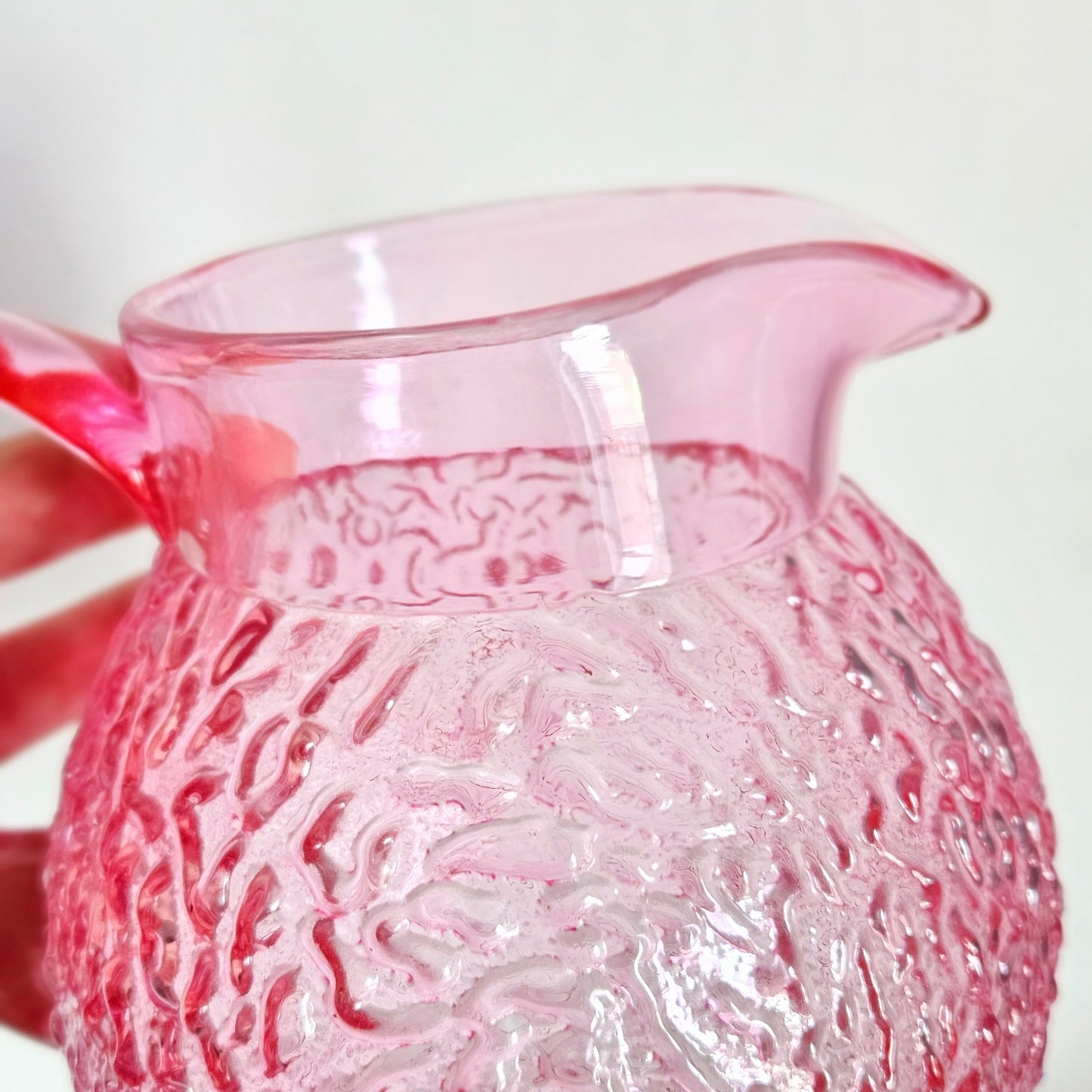 pichet en verre texturé, Teleflora