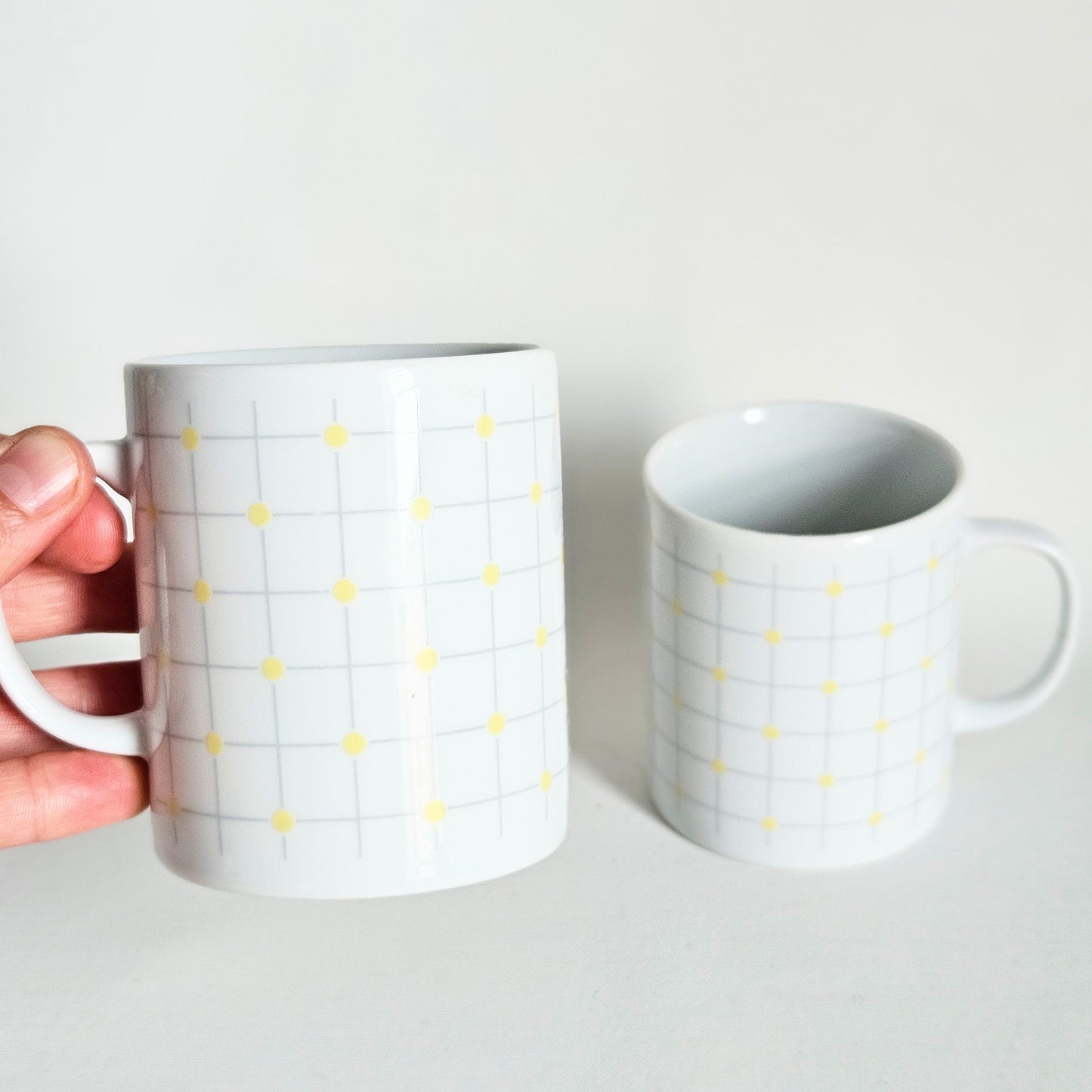 tasse en céramique à motif géométrique
