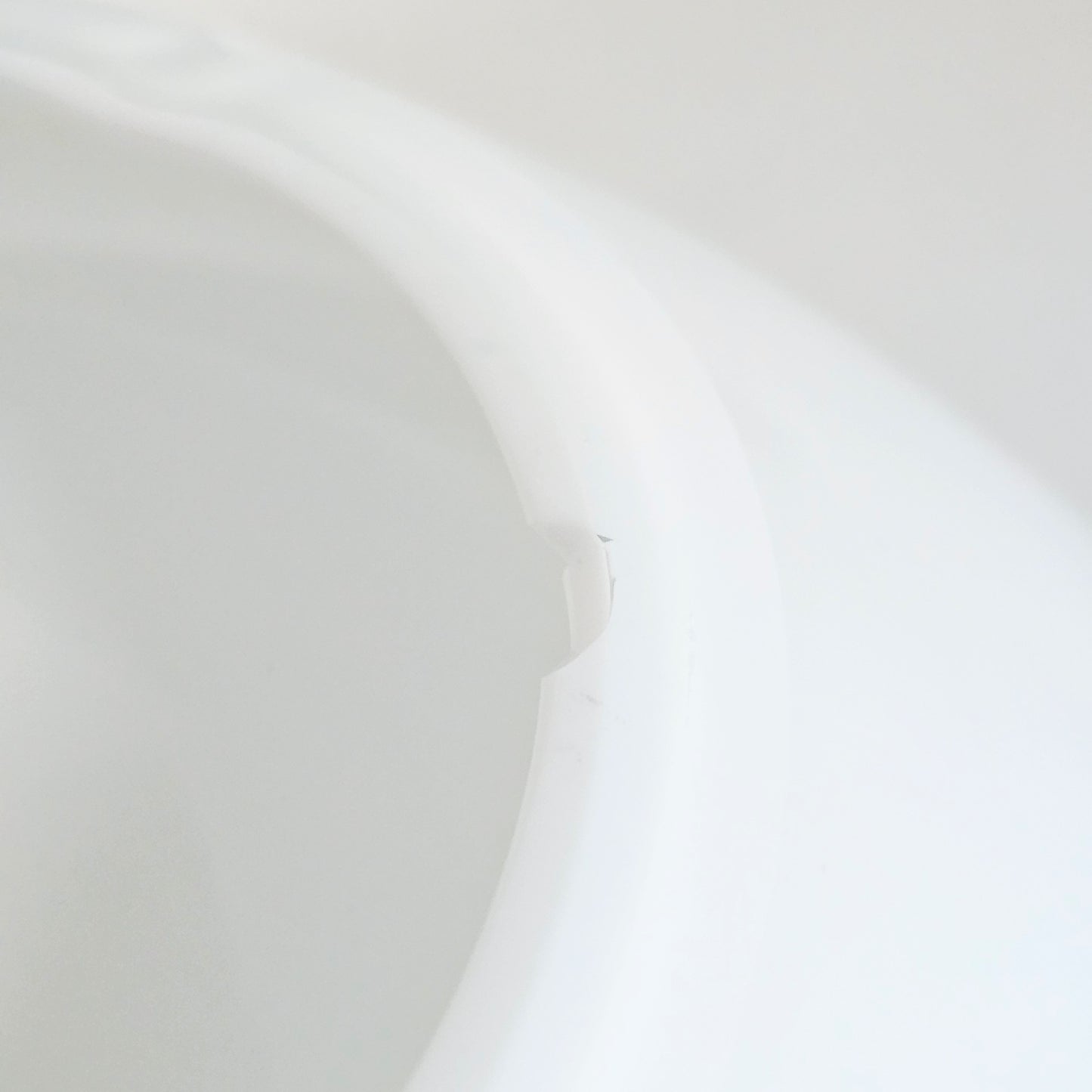 saladier en verre artisanal blanc