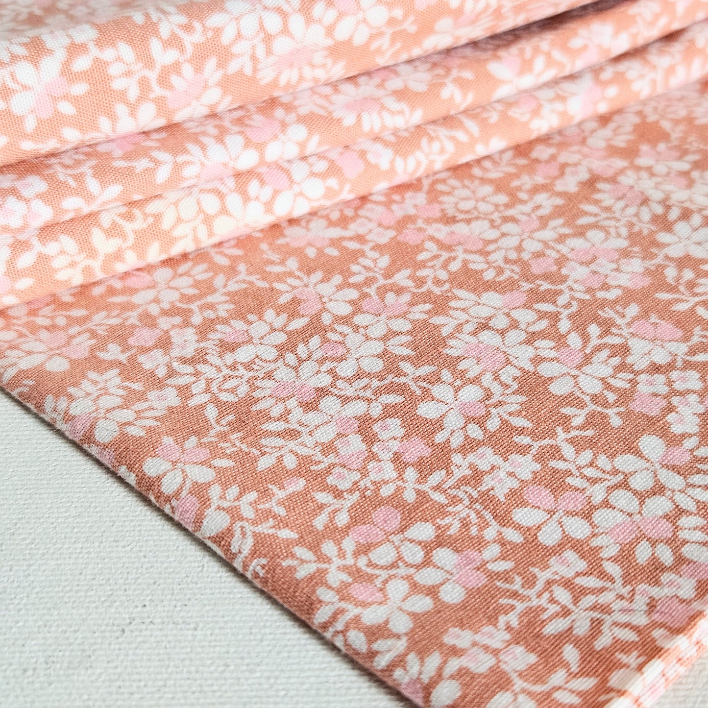 serviettes de table fleuries x4