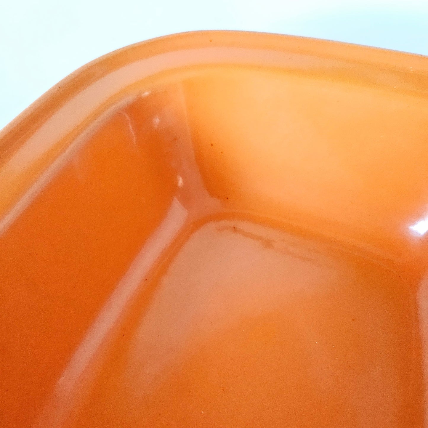 plat vintage en métal émaillé