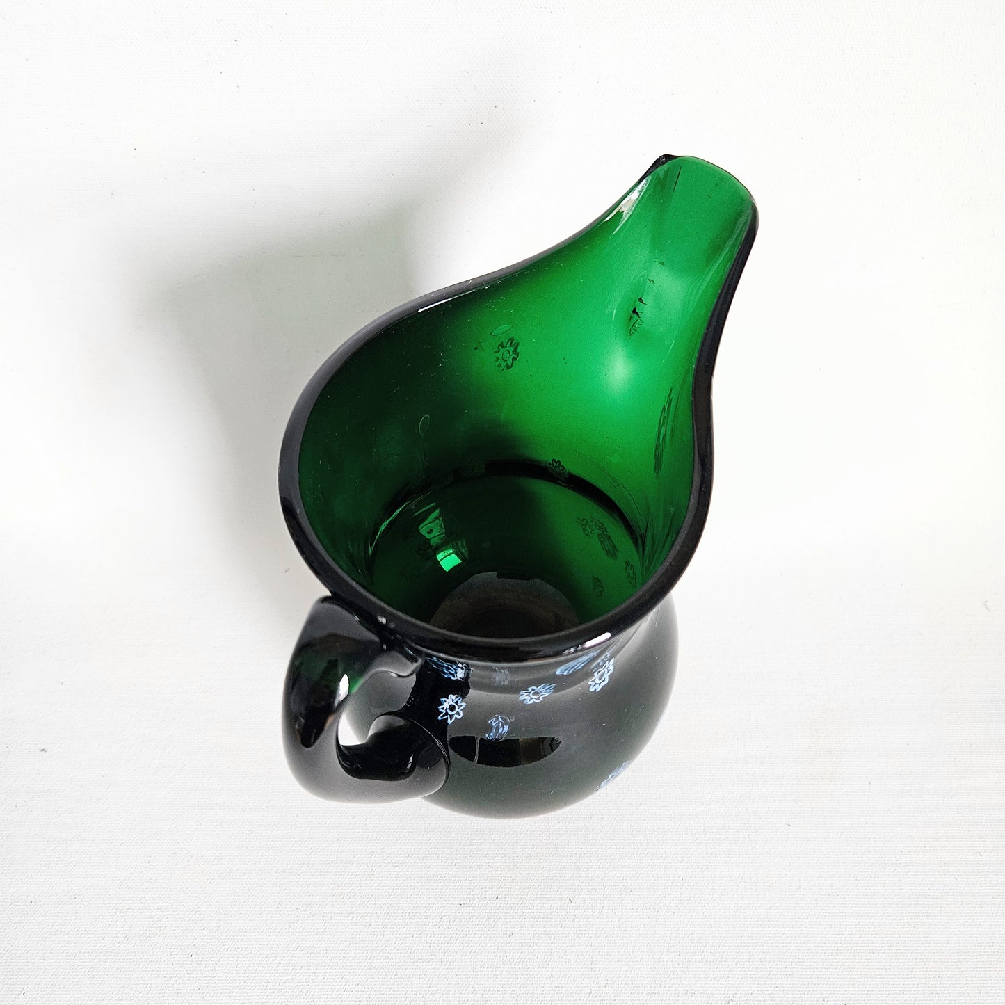 pichet en verre soufflé millefiori