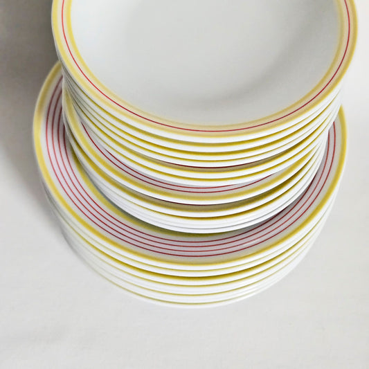 ensemble d'assiettes Ikea 1970s