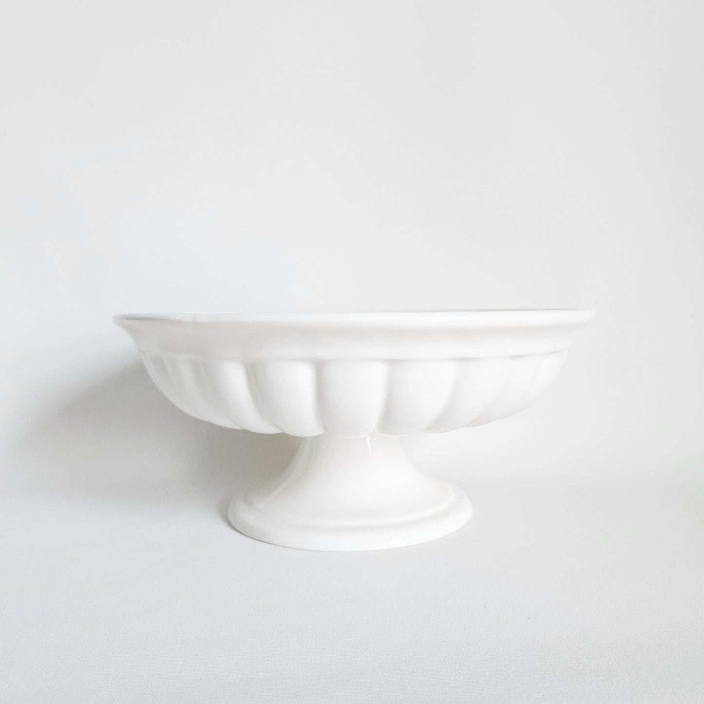 bol à fruits vintage sur pied, Italie