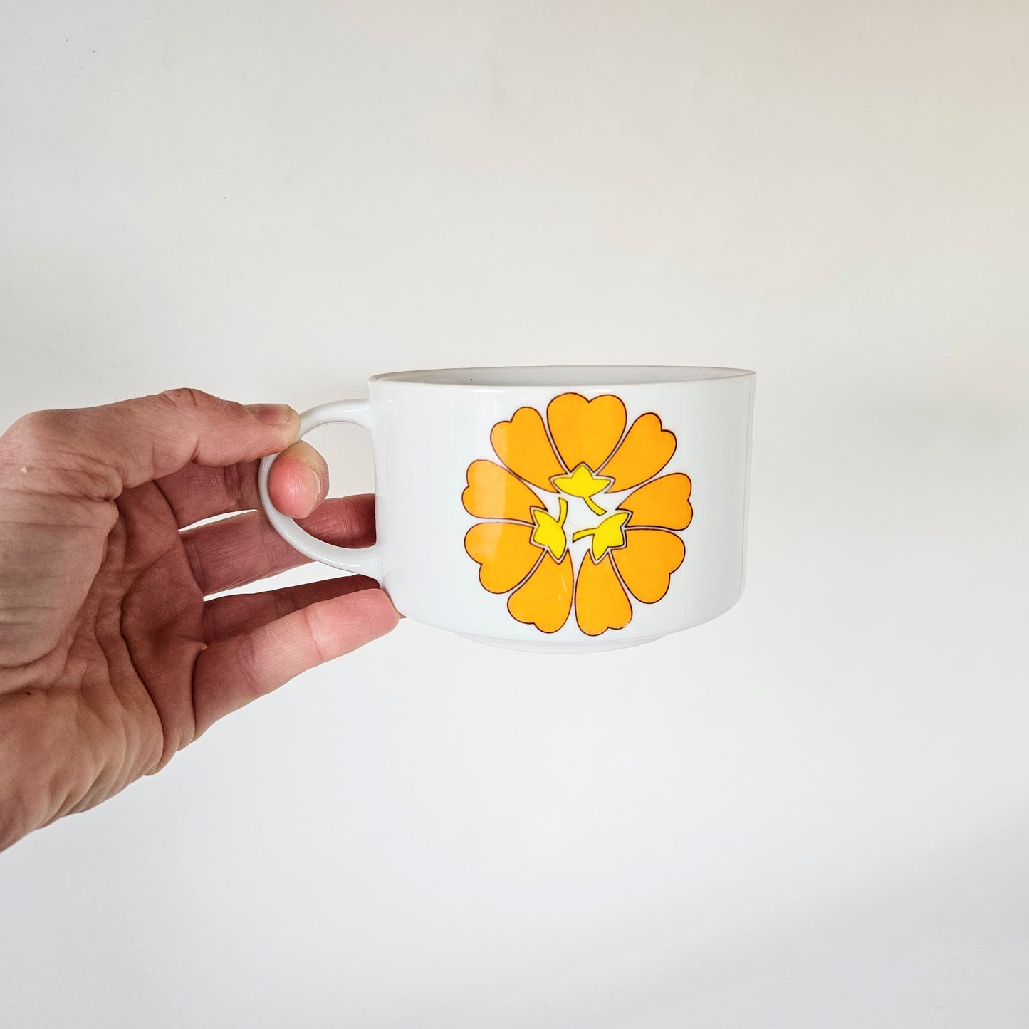 tasse vintage en céramique 1970s