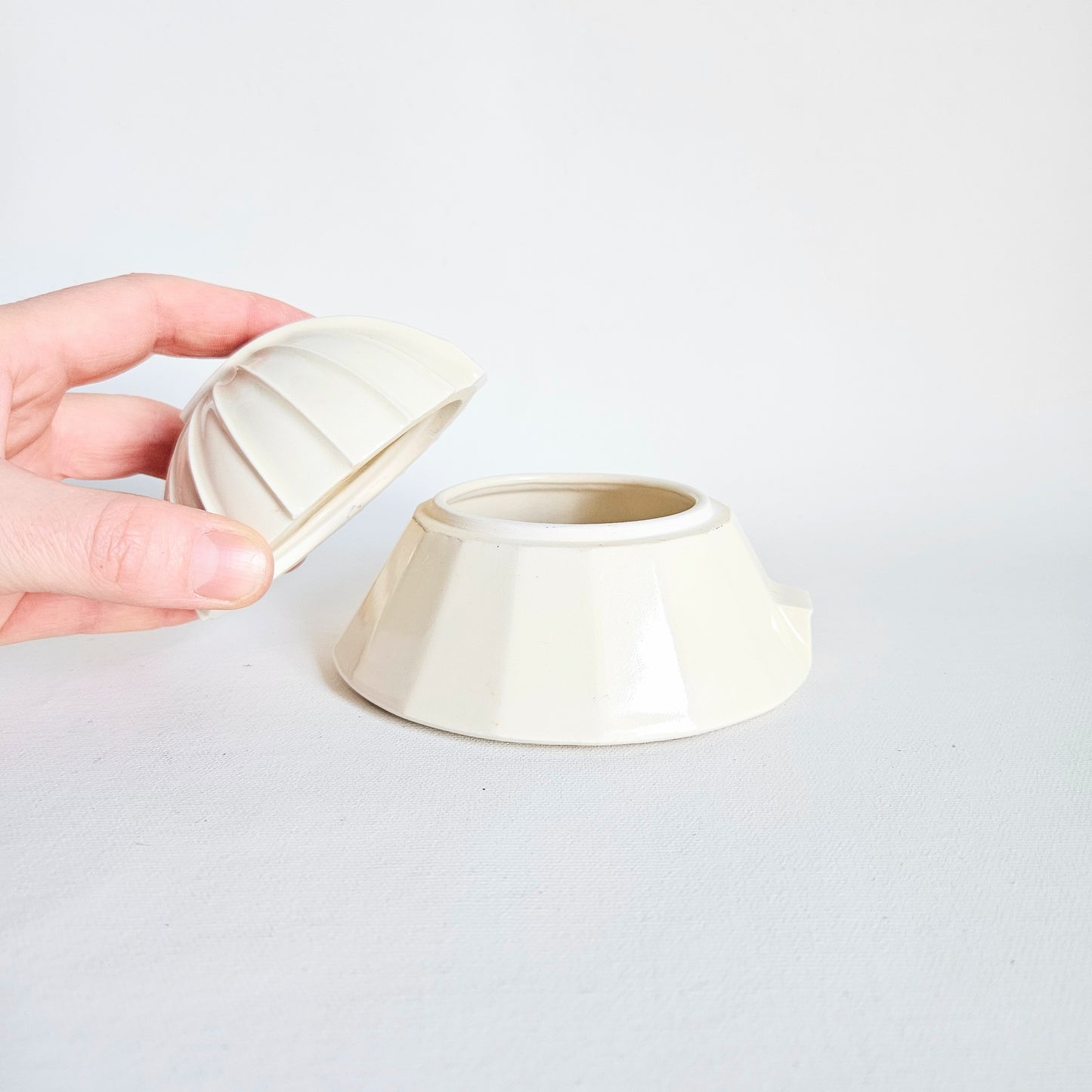 contenant/main de sel en céramique