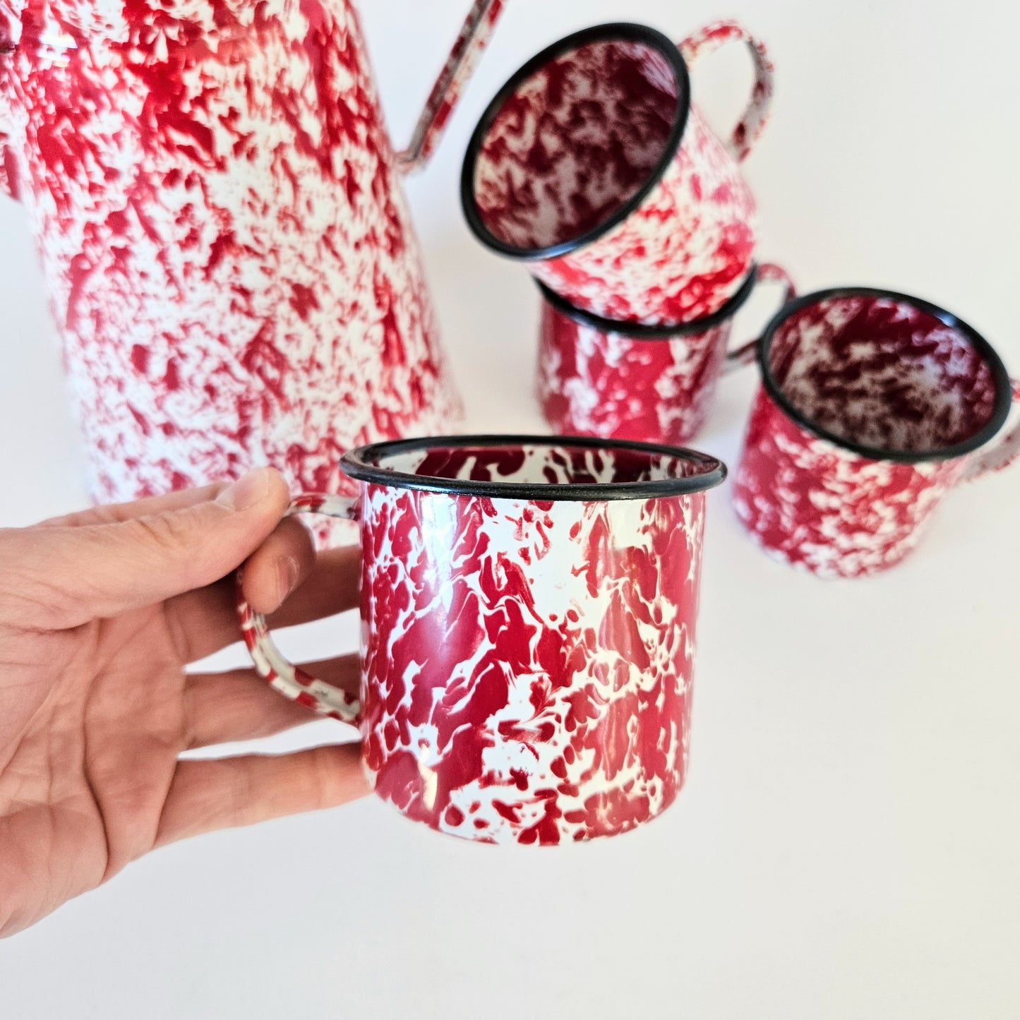 pichet+tasses en métal émaillé