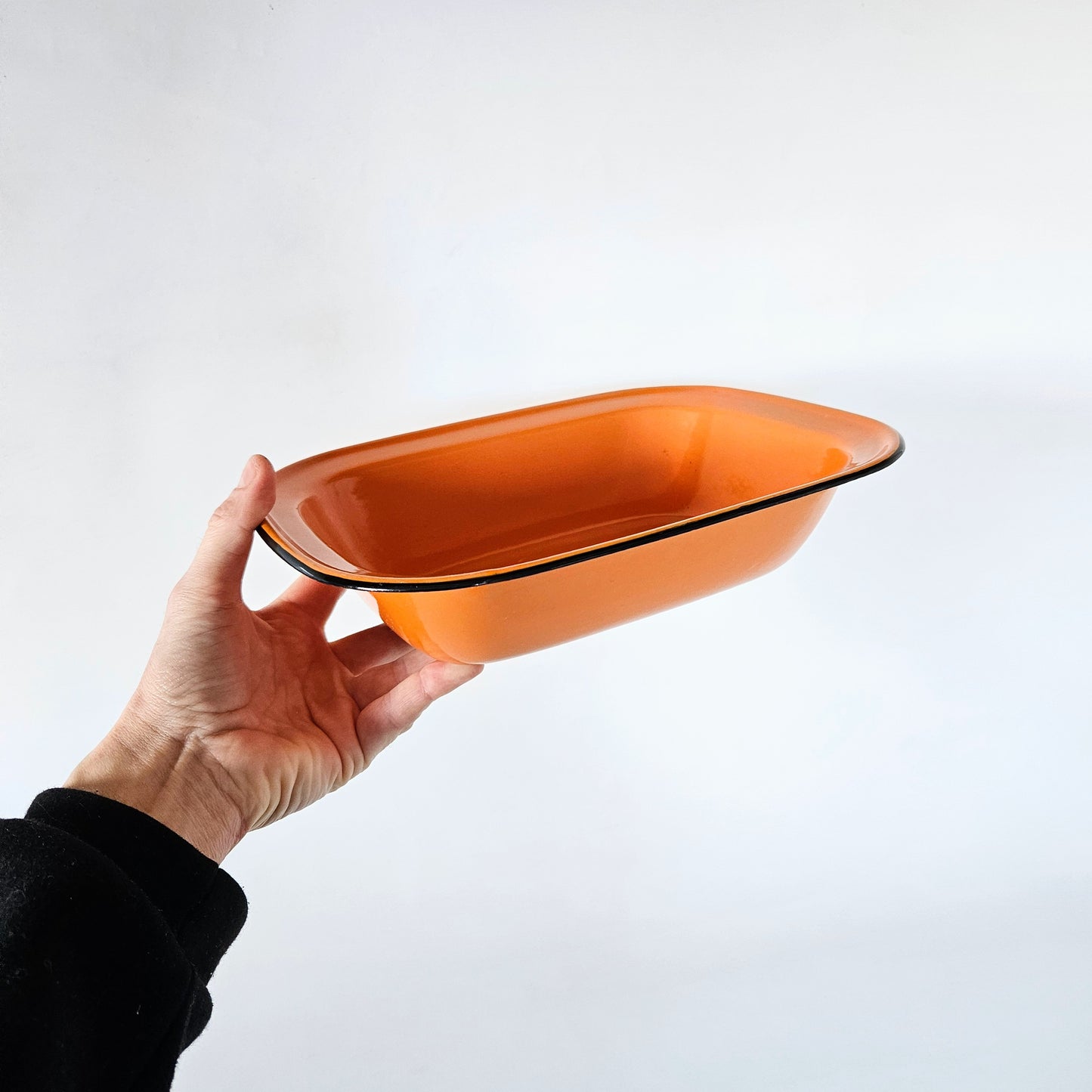 plat vintage en métal émaillé