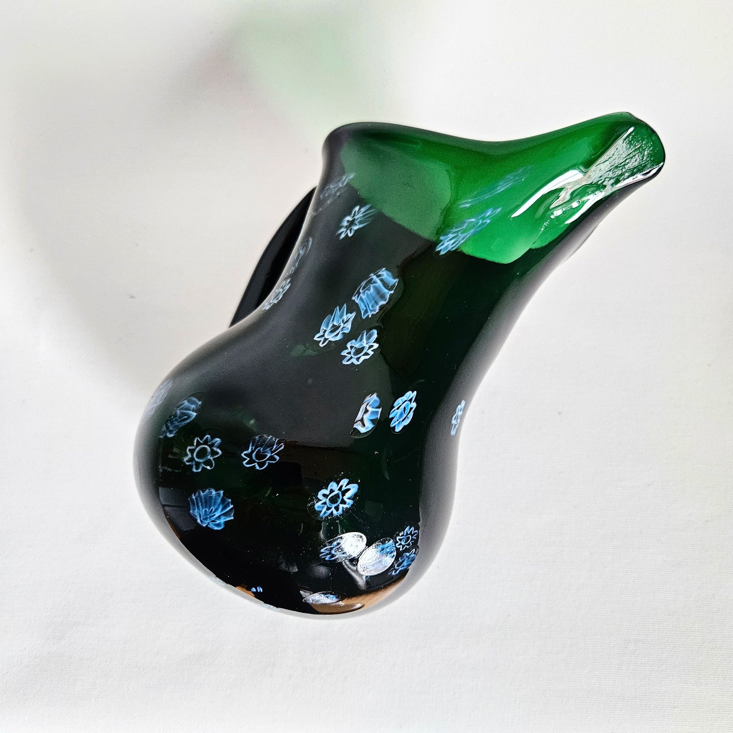 pichet en verre soufflé millefiori