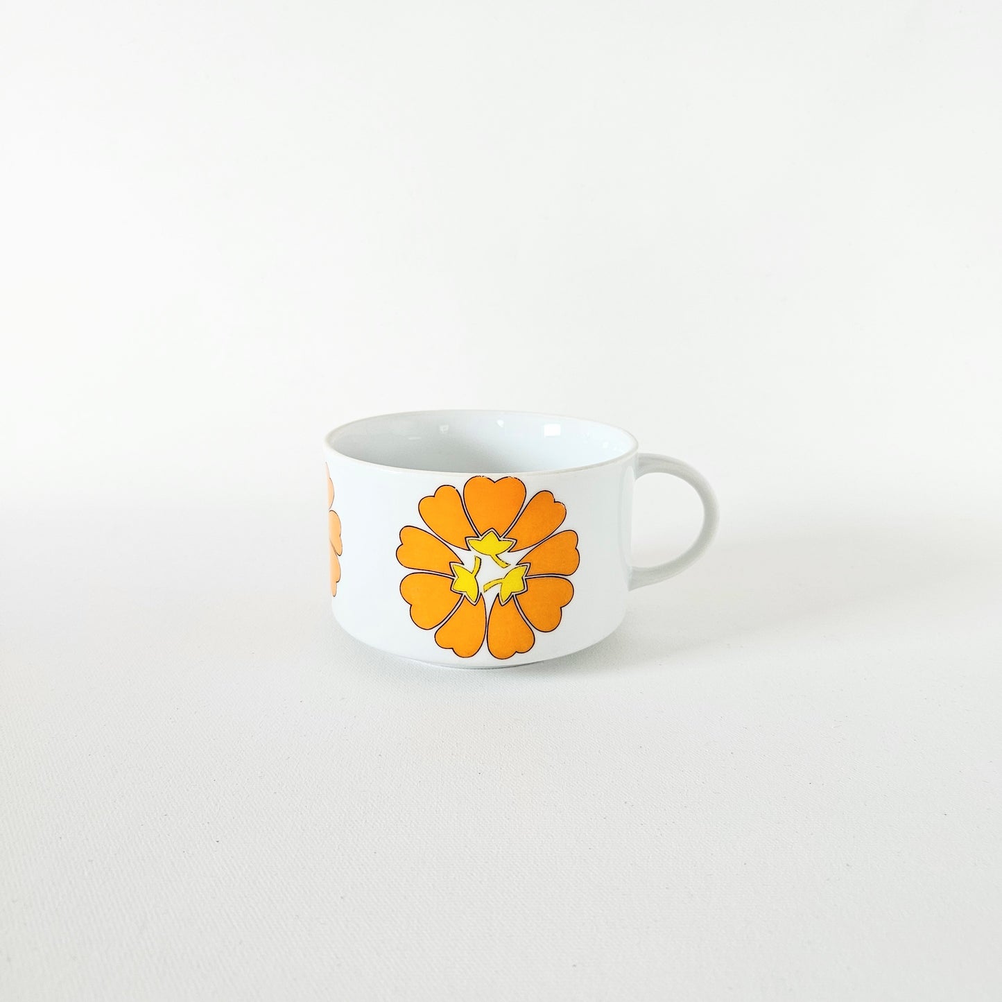 tasse vintage en céramique 1970s