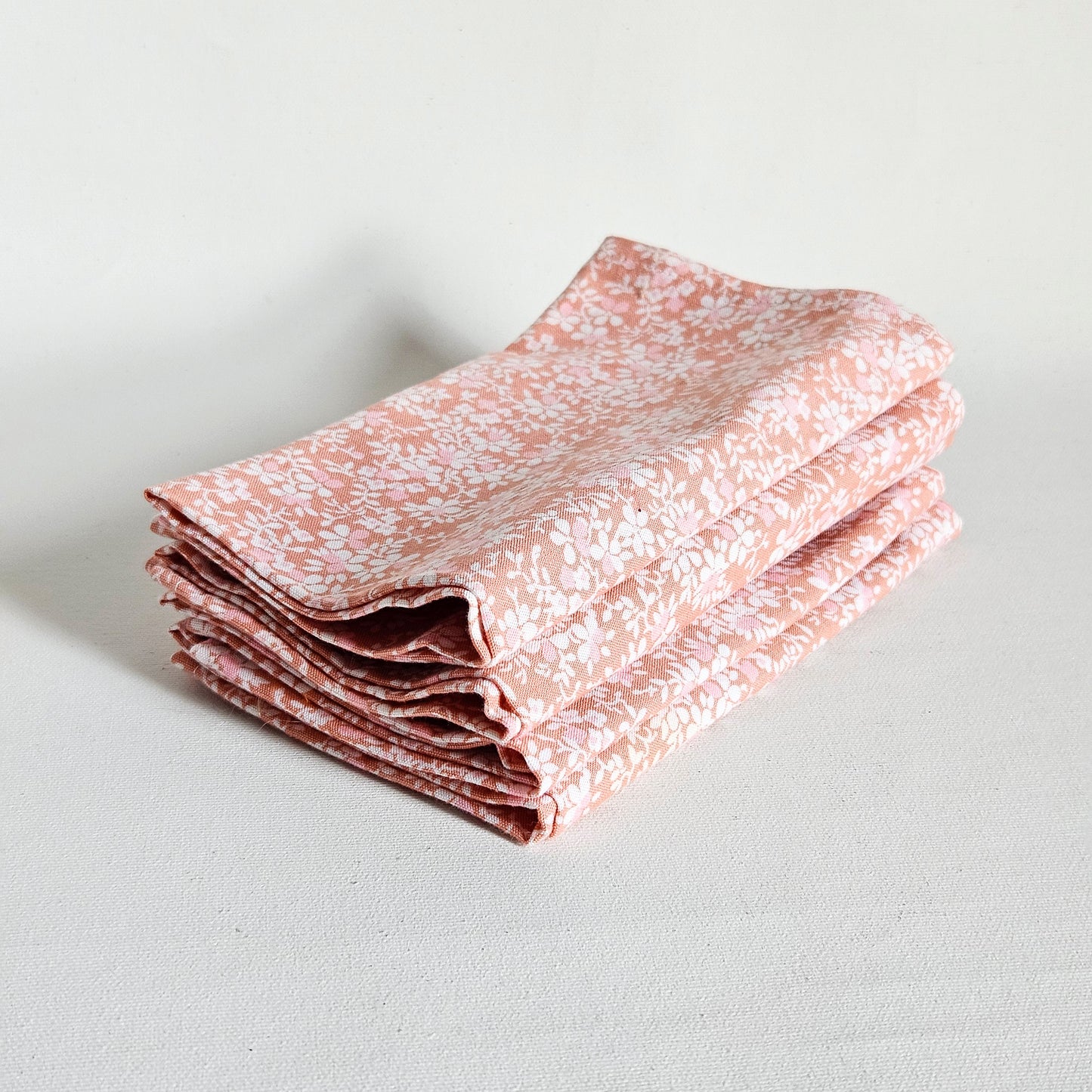 serviettes de table fleuries x4