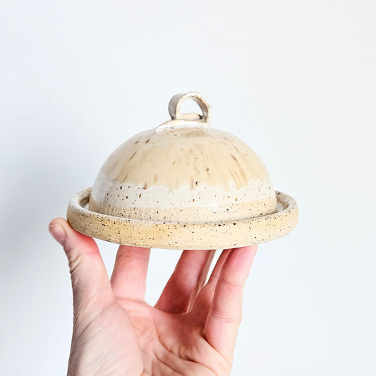 beurrier en céramique artisanale