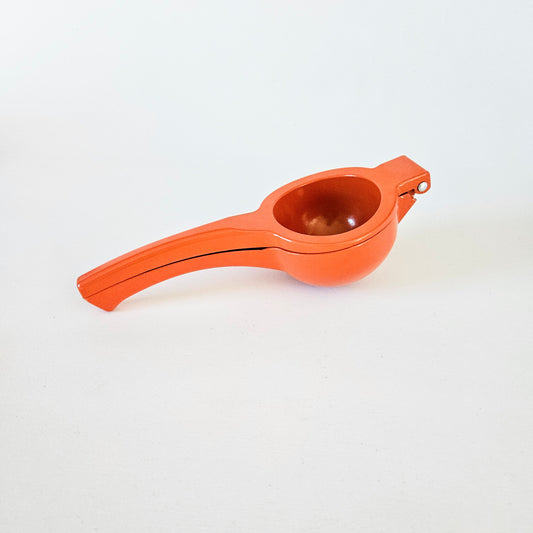 presse-agrumes en métal