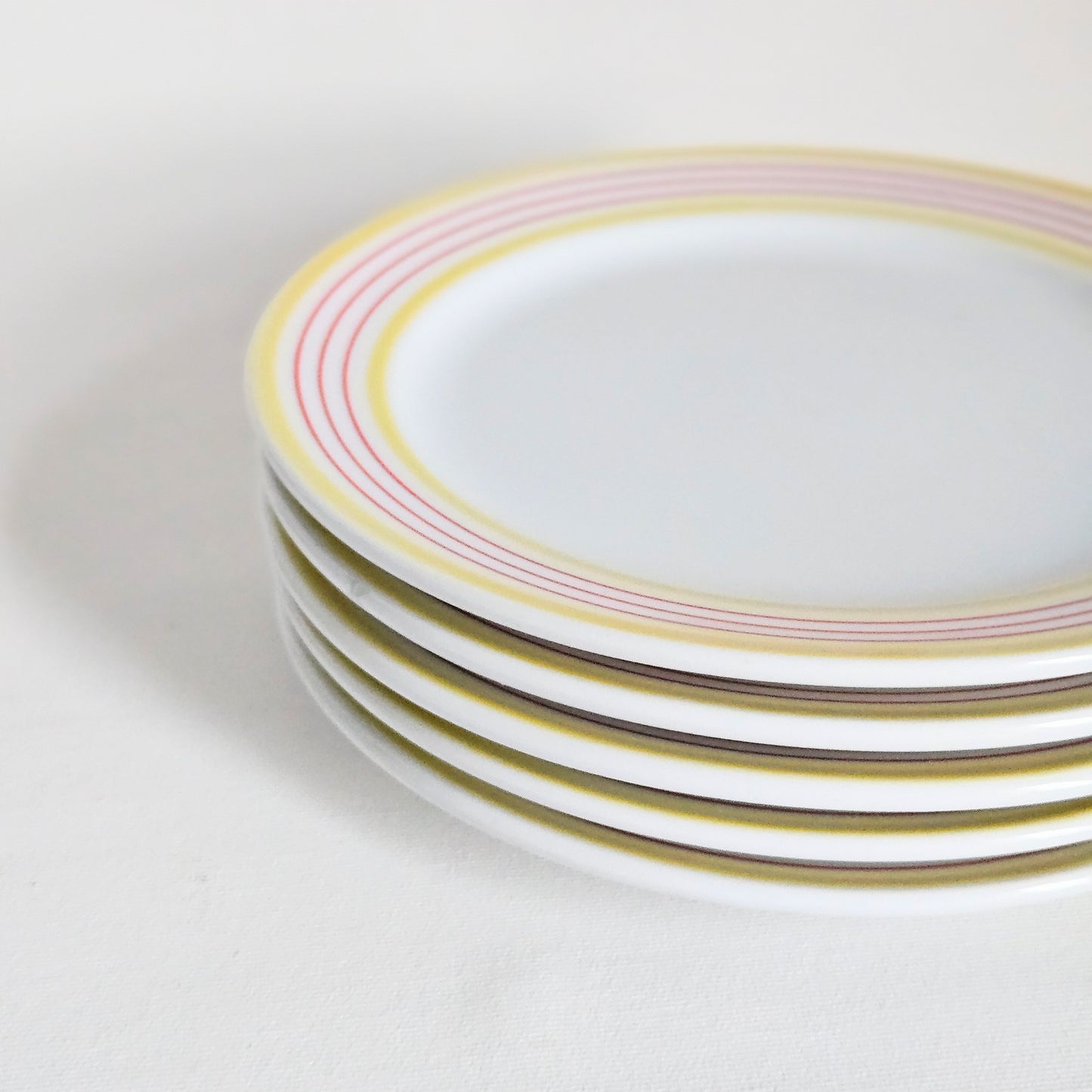 ensemble d'assiettes Ikea 1970s