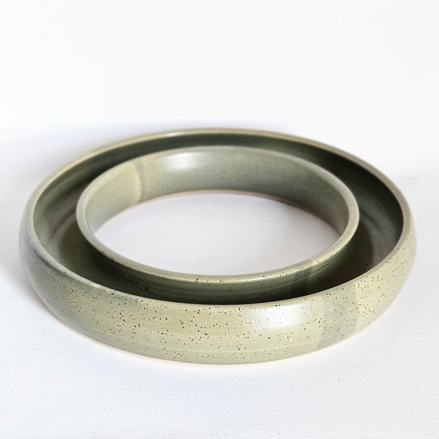 plat de service à olives en céramique artisanale