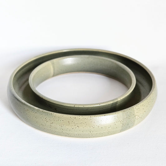 plat de service à olives en céramique artisanale