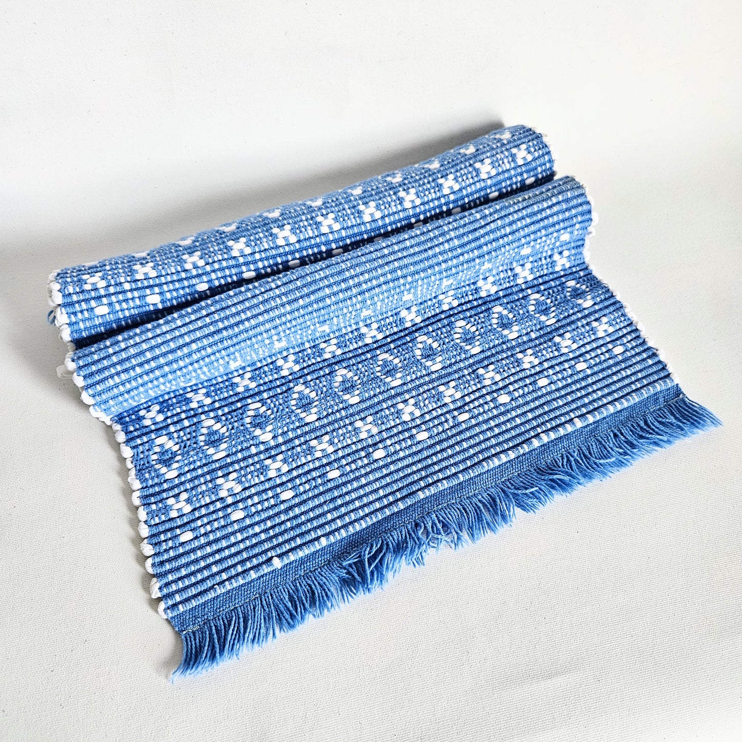 napperons tissés x2