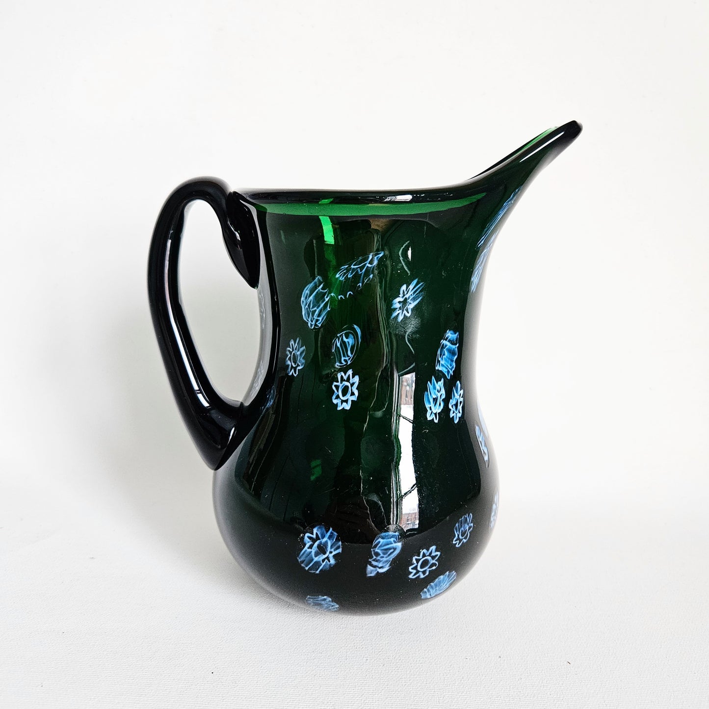 pichet en verre soufflé millefiori