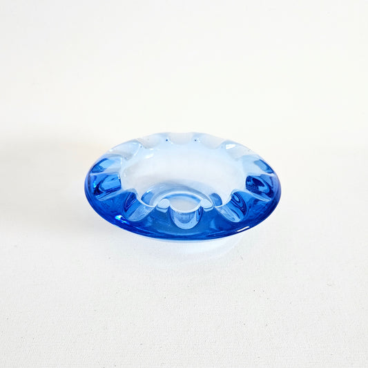 coupelle - cendrier Ovni en verre bleu