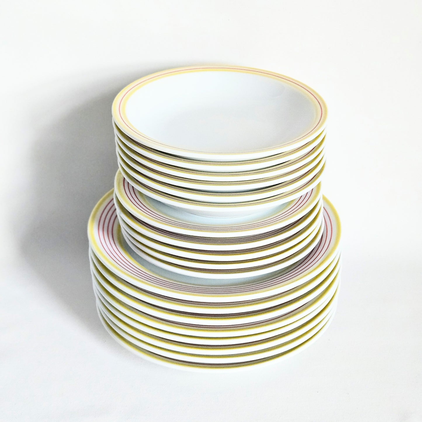 ensemble d'assiettes Ikea 1970s