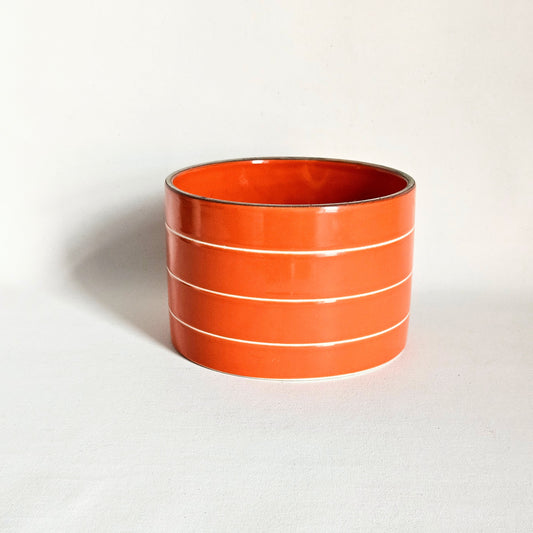 cache-pot en céramique rayée