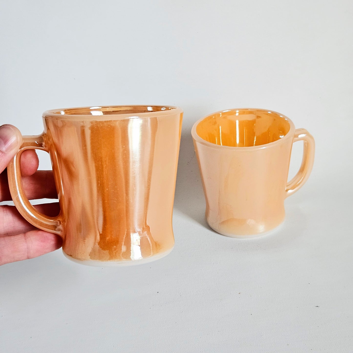 tasses irisées Peach, Anchor Hocking Fire King x2