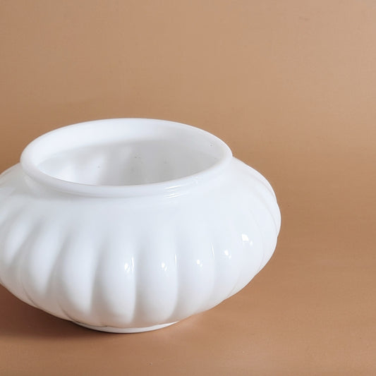 cache-pot en milkglass texturé