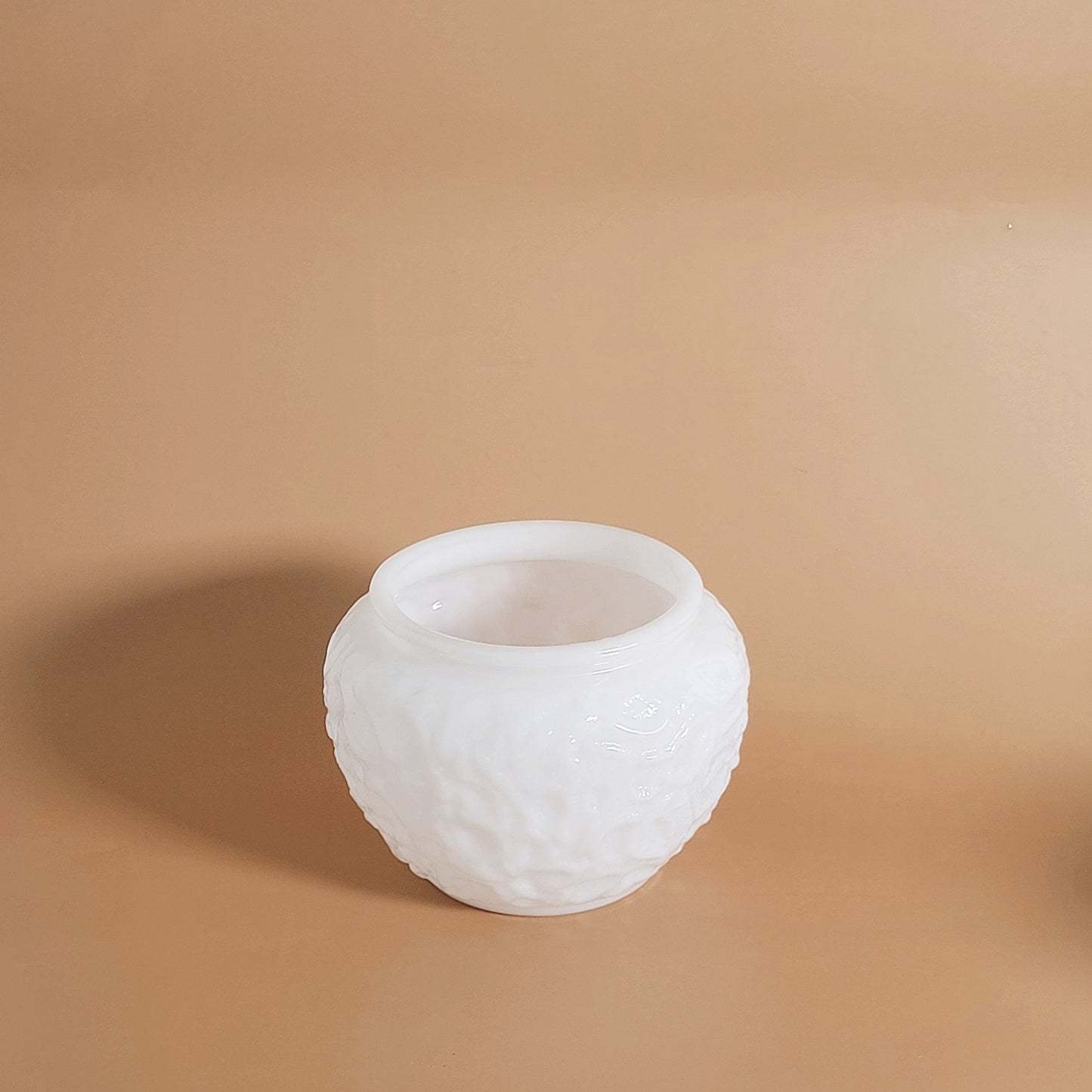 cache-pot en milkglass texturé