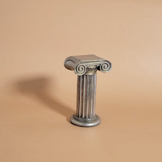 colonne romaine en métal