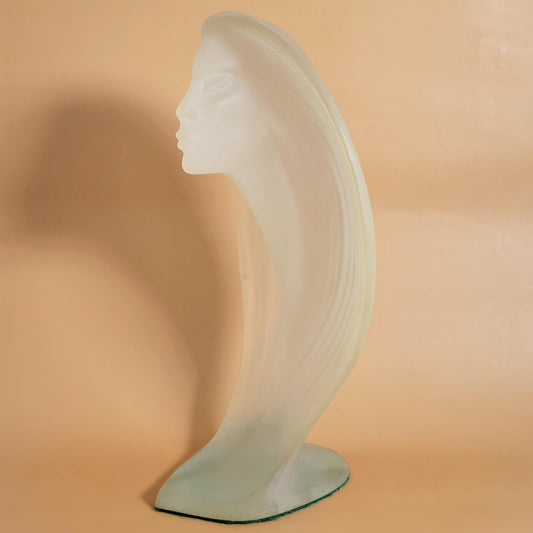 sculpture Woman in the wind, Austin Prod Inc.